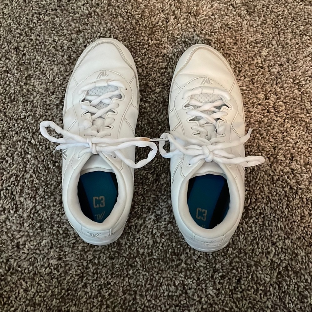 White varsity cheer shoes, size 6